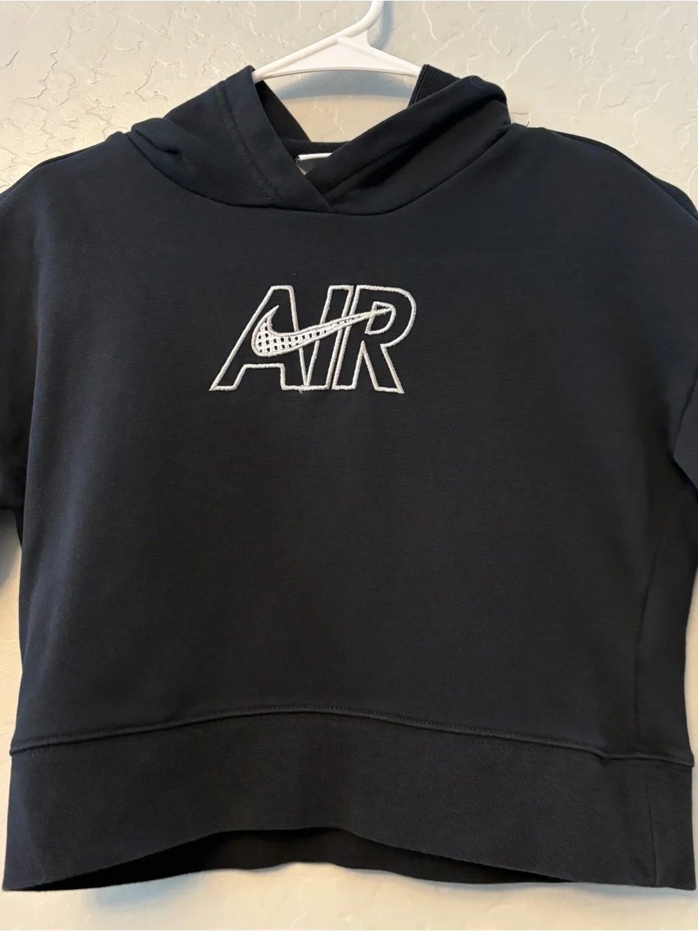 Nike girls black and white AIR embroidered crop hoodie size large